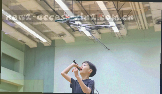 左侧旧版标签堆叠，右侧新版顶部路径箭头指向帮助中心